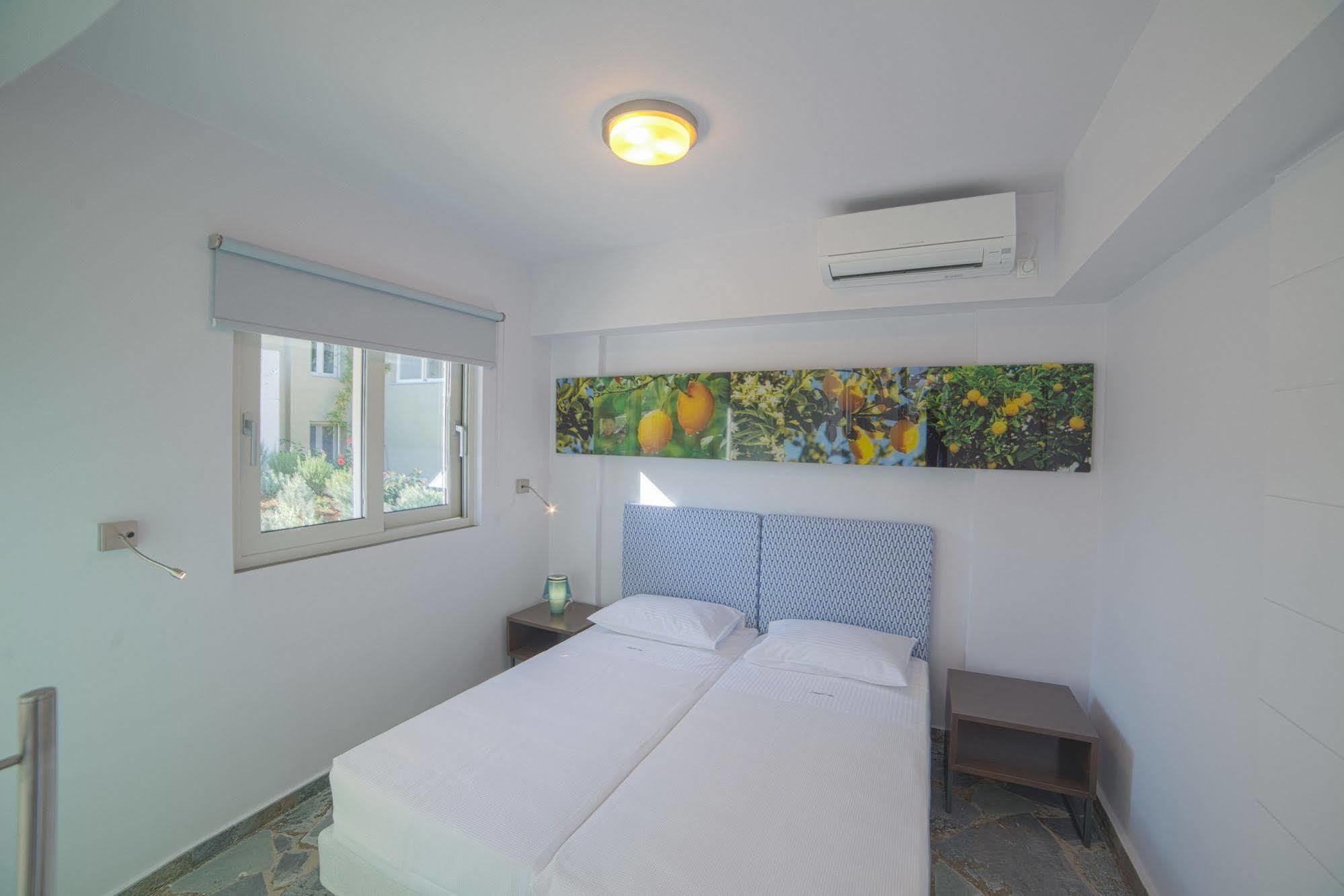 Lavender Cove Aparthotel Kórfos Exterior foto